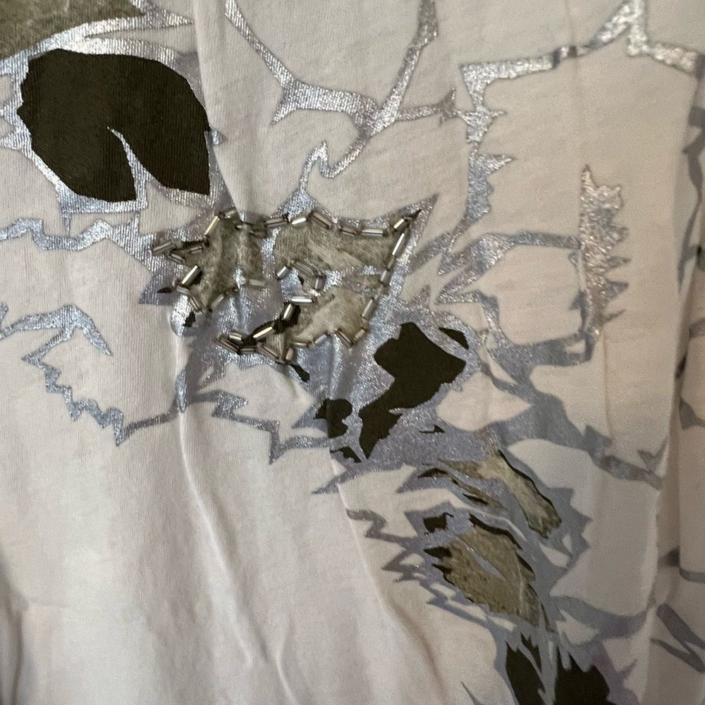 High Low Sleeves shirt with silver embellishments - Picture 3 of 8